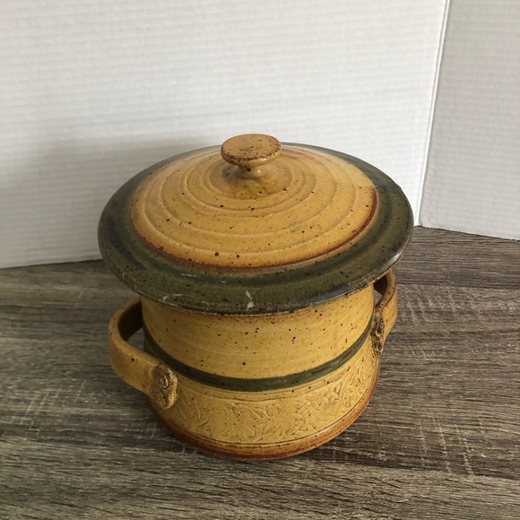 Hand-thrown Pottery Canister with Lid - Picture 4 of 16